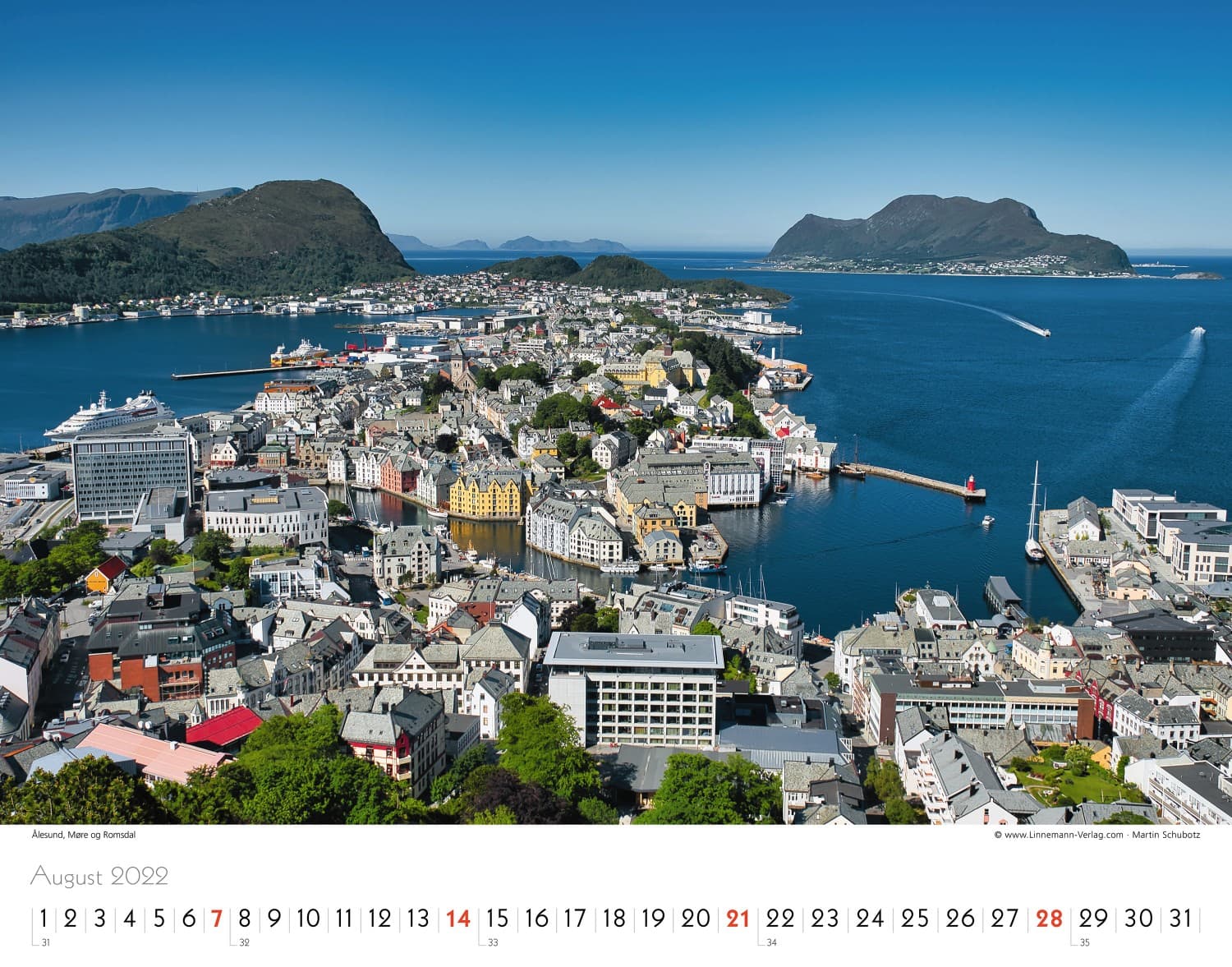 Wall Calendar Hurtigruten 2022