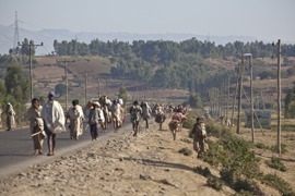 Äthiopien: Bauern auf dem Weg zum Markt