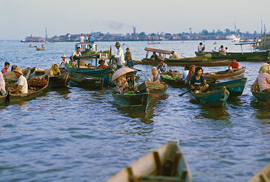 Borneo-Kalimantan: Der schwimmende Markt von Banjarmasin